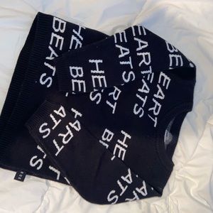 Unisex size 5 huxbaby sweater